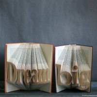 3D Book Art - Wörter in Bücher falten
